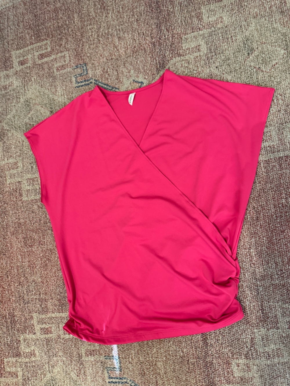 Halara fuchsia pink faux wrap v neck ruched sides fitted waist size medium